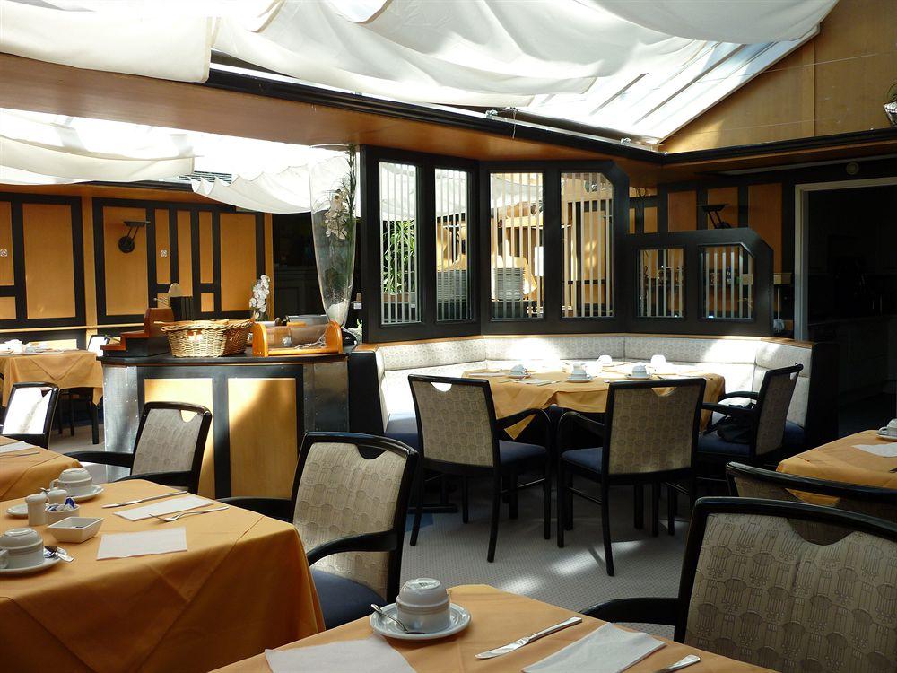 Avenue Hotel
