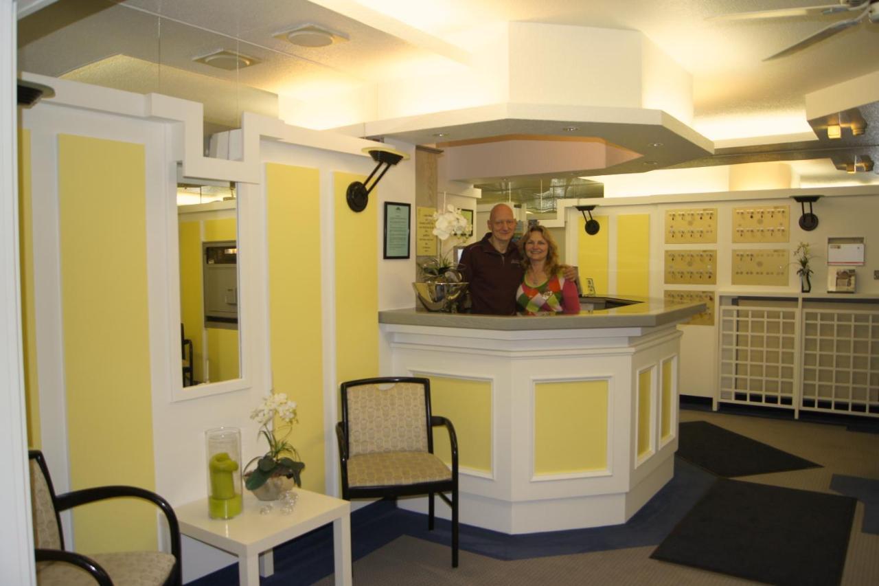 Avenue Hotel