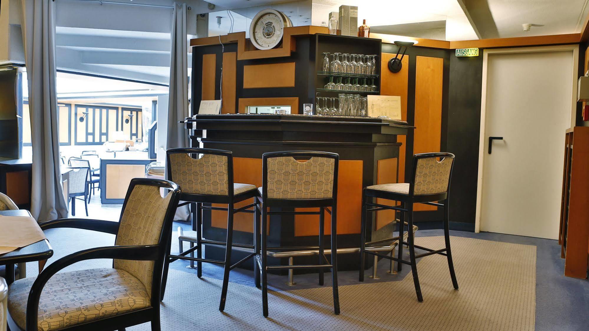 Avenue Hotel 3*